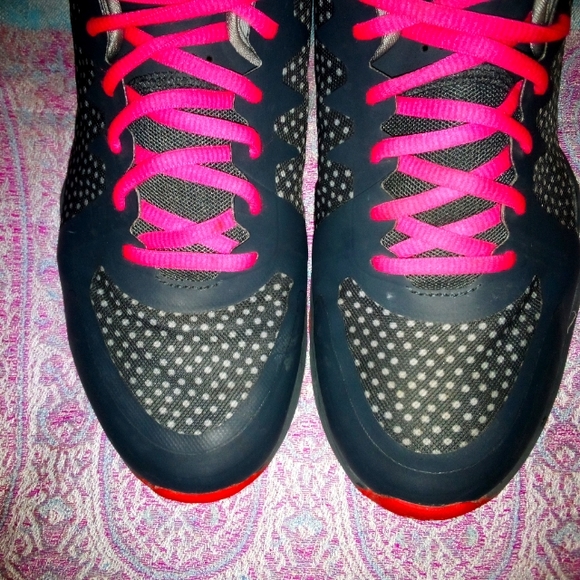 NIKE DF TR3 Women's Athletic Sneakers Size 10 - Picture 11 of 11